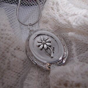 Silver Memorial Sunflower locket Urn Necklace NEW